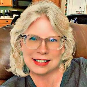 Meet your Posher, Karin